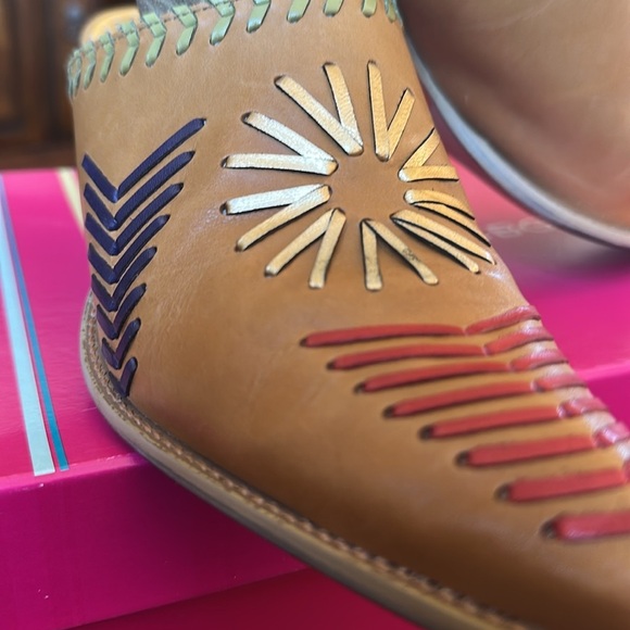 Vintage BCBGirls tan mule size 7 - Picture 4 of 4